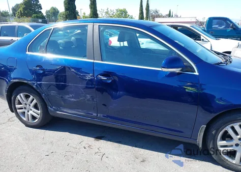 2007 Volkswagen Jetta 2.5 из США, поврежденный, VIN 3VWDF71K67M134993